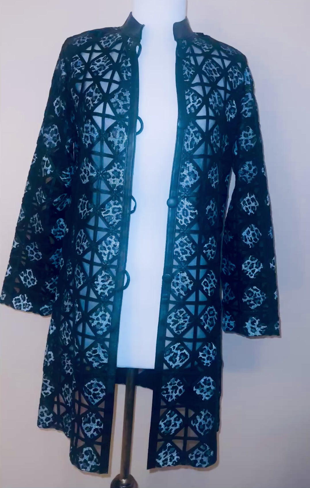 Load video: LEOPARD LAYERED COAT